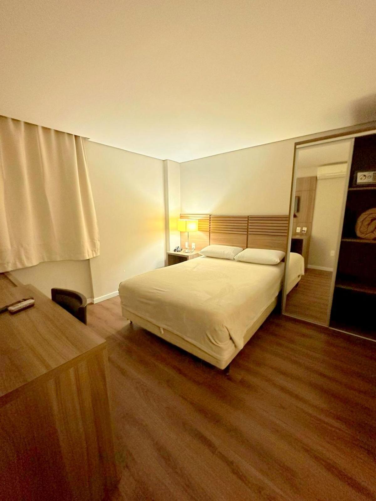 Umbu Hotel Porto Alegre - Centro Historico - Prox Aeroporto 15Min 外观 照片